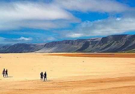 Dagsferð á Látrabjarg og Rauðasand 12. júní